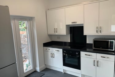 5 bed house, Victory Road, Near university, Portsmouth, PO13DR - Image 2