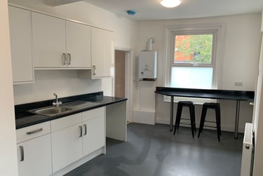 5 bed house, Victory Road, Near university, Portsmouth, PO13DR - Image 1