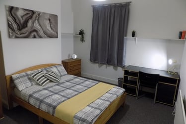 4 bed house, Cheviot street, Near university, Preston, PR18UE - Image 1