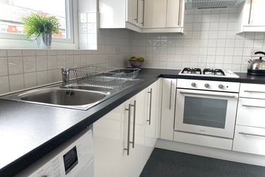 1 bed studio, Ladybarn Lane - B, Fallowfield, Manchester, M146NG - Image 1