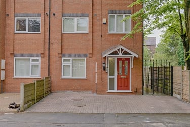 7 bed house, Wellington Road, Fallowfield, Manchester, M146BN - Image 1