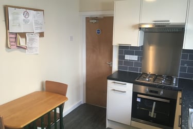 4 bed house, Napier road, Southsea, Portsmouth, PO52RA - Image 2