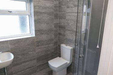 5 bed house, Hampshire street, Fratton, Portsmouth, PO15LG - Image 2