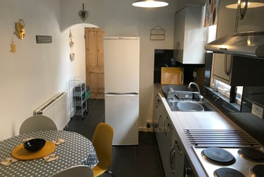 4 bed house, Whitworth Road, Abington, Northampton, NN14HJ - Image 1