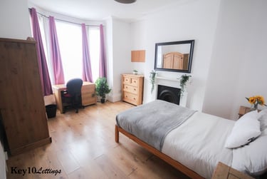 6 bed house, Francis Avenue, Southsea, Portsmouth, PO40HN - Image 2