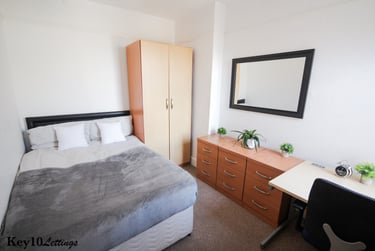 5 bed house, Francis Avenue, Southsea, Portsmouth, PO40HN - Image 3