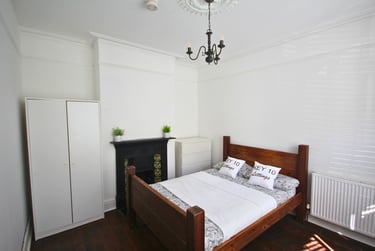 4 bed house, Devonshire Square, Southsea, Portsmouth, PO40JJ - Image 1