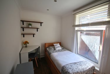 4 bed house, Devonshire Square, Southsea, Portsmouth, PO40JJ - Image 4