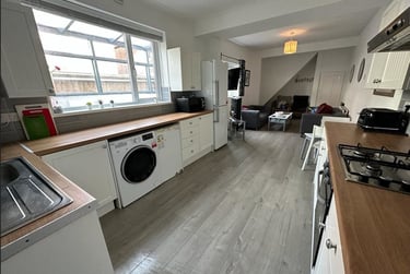 5 bed house, Jessie Road (Popular Student Road), Near university, Portsmouth, PO40EL - Image 3