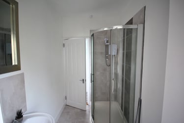 2 bed flat, Albert Road, Southsea, Portsmouth, PO40JT - Image 9