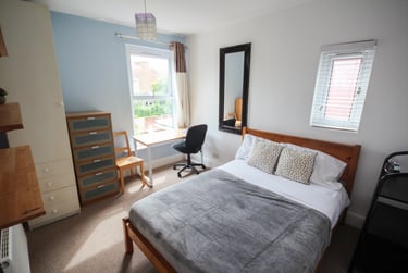 5 bed house, Fawcett Road (Popular Student Road), University of portsmouth, Portsmouth, PO40DP - Image 1