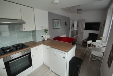 4 bed house, Jessie Road (ALL DOUBLE BEDROOMS), Southsea, Portsmouth, PO40EW - Image 3