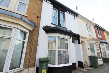 4 bed house, Reginald Road, Southsea, Portsmouth, PO49HL - Image 1