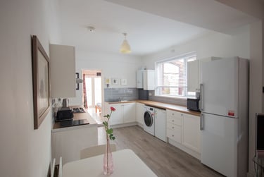 5 bed house, Jessie Road (Popular Student Road), Near university, Portsmouth, PO40EL - Image 2