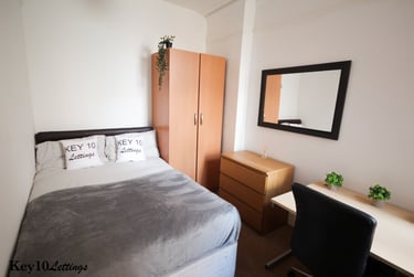 5 bed house, Francis Avenue, Southsea, Portsmouth, PO40HN - Image 2