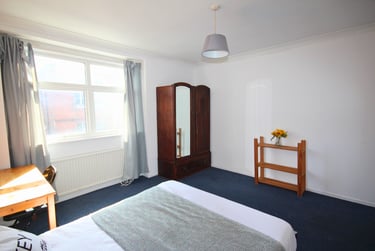 5 bed house, Francis Avenue, Southsea, Portsmouth, PO40HL - Image 2