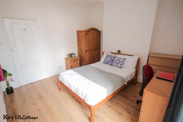 6 bed house, Francis Avenue, Southsea, Portsmouth, PO40HN - Image 3