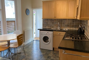 4 bed house, Reginald Road, Southsea, Portsmouth, PO49HL - Image 2