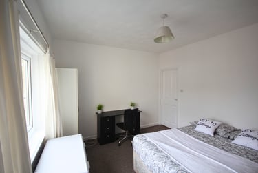 2 bed flat, Albert Road, Southsea, Portsmouth, PO40JT - Image 7