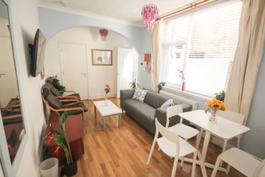 5 bed house, Telephone Road (popular student road), Near university, Portsmouth, PO40AZ - Image 1