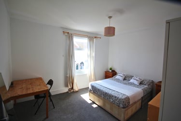 4 bed house, Jessie Road, Southsea, Portsmouth, PO40EJ - Image 2