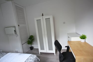 2 bed flat, Albert Road, Southsea, Portsmouth, PO40JT - Image 5