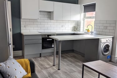 4 bed flat, Osborne Road, Fallowfield, Manchester, M192DU - Image 2