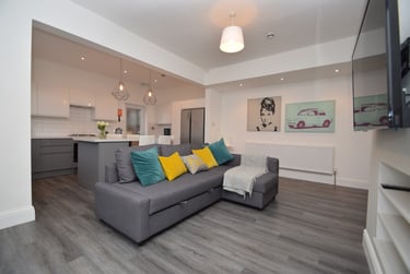 6 bed house, Great Western Street, Rusholme, Manchester, M144DS - Image 1