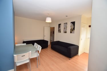 6 bed house, Platt Lane, Rusholme, Manchester, M145XE - Image 4