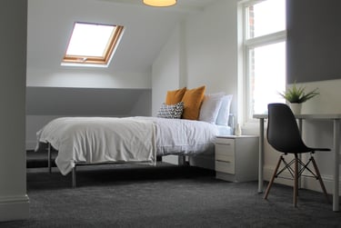 11 bed house, Parkfield Street, Rusholme, Manchester, M144PN - Image 2