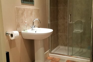 5 bed house, Clive Road, Fratton, Portsmouth, PO15JB - Image 2