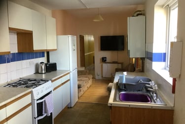 5 bed house, Clive Road, Fratton, Portsmouth, PO15JB - Image 3