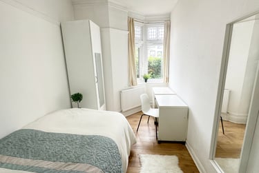 4 bed flat, Cranes Park Avenue, City Centre, Surbiton, KT58BX - Image 6