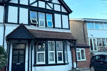 6 bed flat, Cranes Park Avenue, City Centre, Surbiton, KT58BX - Image 1