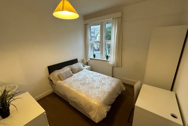 5 bed house, Cranes Park Avenue, City Centre, Surbiton, KT58BX - Image 3