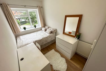 6 bed flat, Cranes Park Avenue, City Centre, Surbiton, KT58BX - Image 7