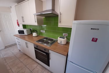 3 bed house, Camden street, Near university, Middlesbrough, TS12EG - Image 1