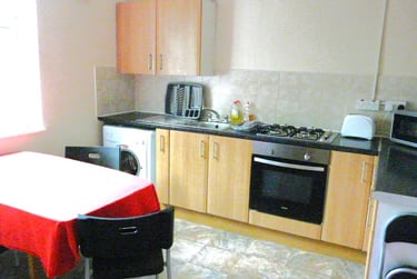 4 bed house, Dickenson Road, Victoria Park, Manchester, M145HS - Image 2