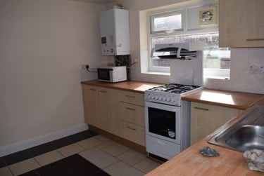 4 bed house, Naburn Street, Victoria Park, Manchester, M130FL - Image 2