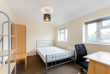 4 bed house, Rickyard, Park Barn, Guildford, GU28JR - Image 9