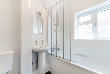 4 bed house, Rickyard, Park Barn, Guildford, GU28JR - Image 3