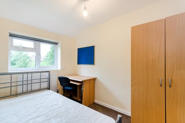 4 bed house, Rickyard, Park Barn, Guildford, GU28JR - Image 11