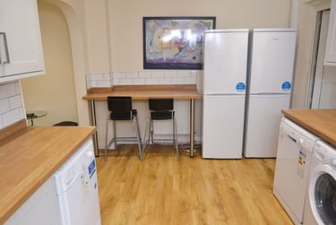 6 bed house, Chervil Close, Fallowfield, Manchester, M147DP - Image 5