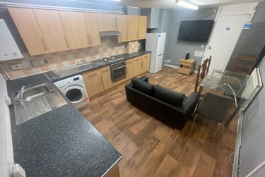 6 bed house, Barchester Close, Cowley, Uxbridge, UB82JY - Image 5