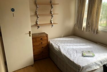 5 bed house, Barchester close, Cowley, Uxbridge, UB82JY - Image 4