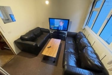 5 bed house, Barchester close, Cowley, Uxbridge, UB82JY - Image 3