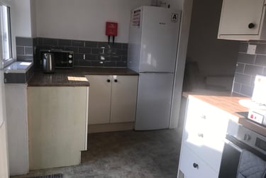 4 bed house, Little Breach, City Centre, Chichester, PO195TZ - Image 12