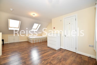 6 bed house, Ambassador Square, Isle of Dogs, London, E149UX - Image 3