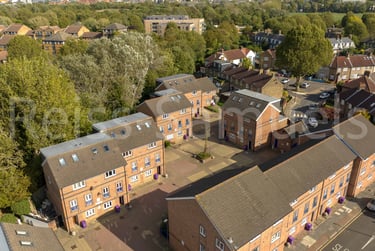 3 bed flat, Ambassador Square, Isle of Dogs, London, E149UX - Image 3