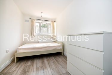 3 bed flat, Ambassador Square, Isle of Dogs, London, E149UX - Image 9